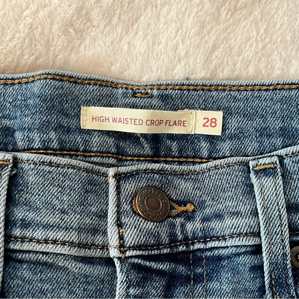 HIGH RISE FLARE LEVIS JEANS 💛 - Picture 3 of 5